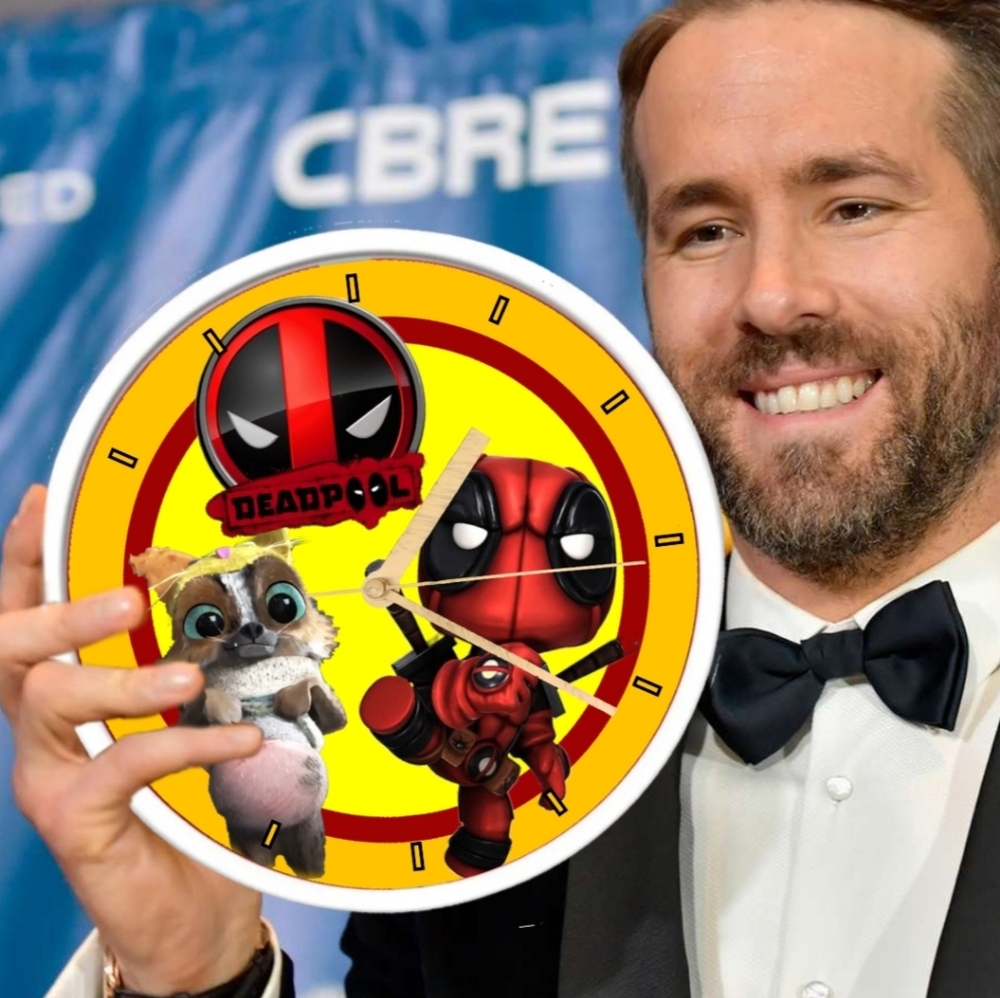 Deadpool and Perrito clock